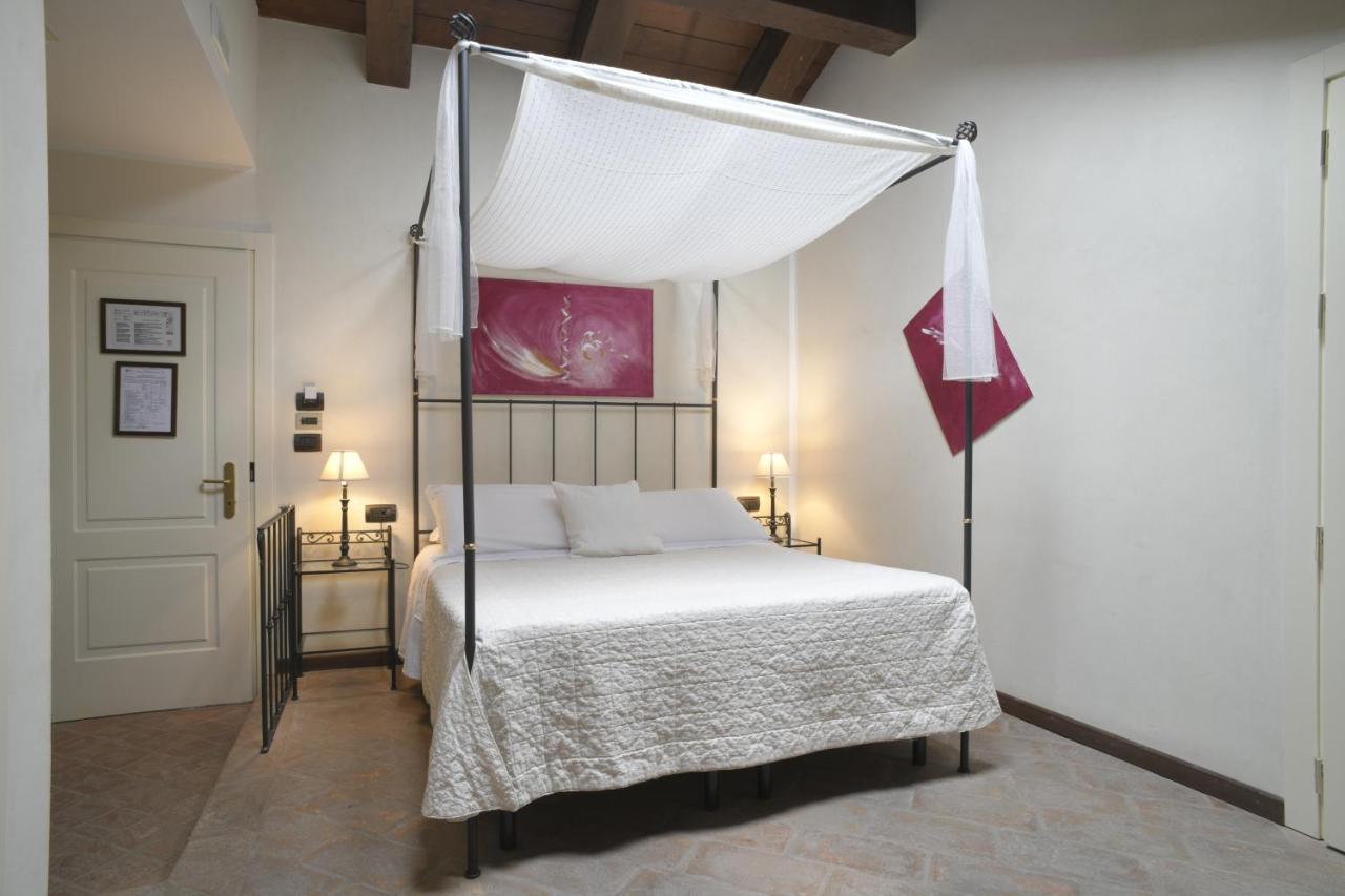 Relais Bella Rosina Pool & Spa La Cassa Buitenkant foto