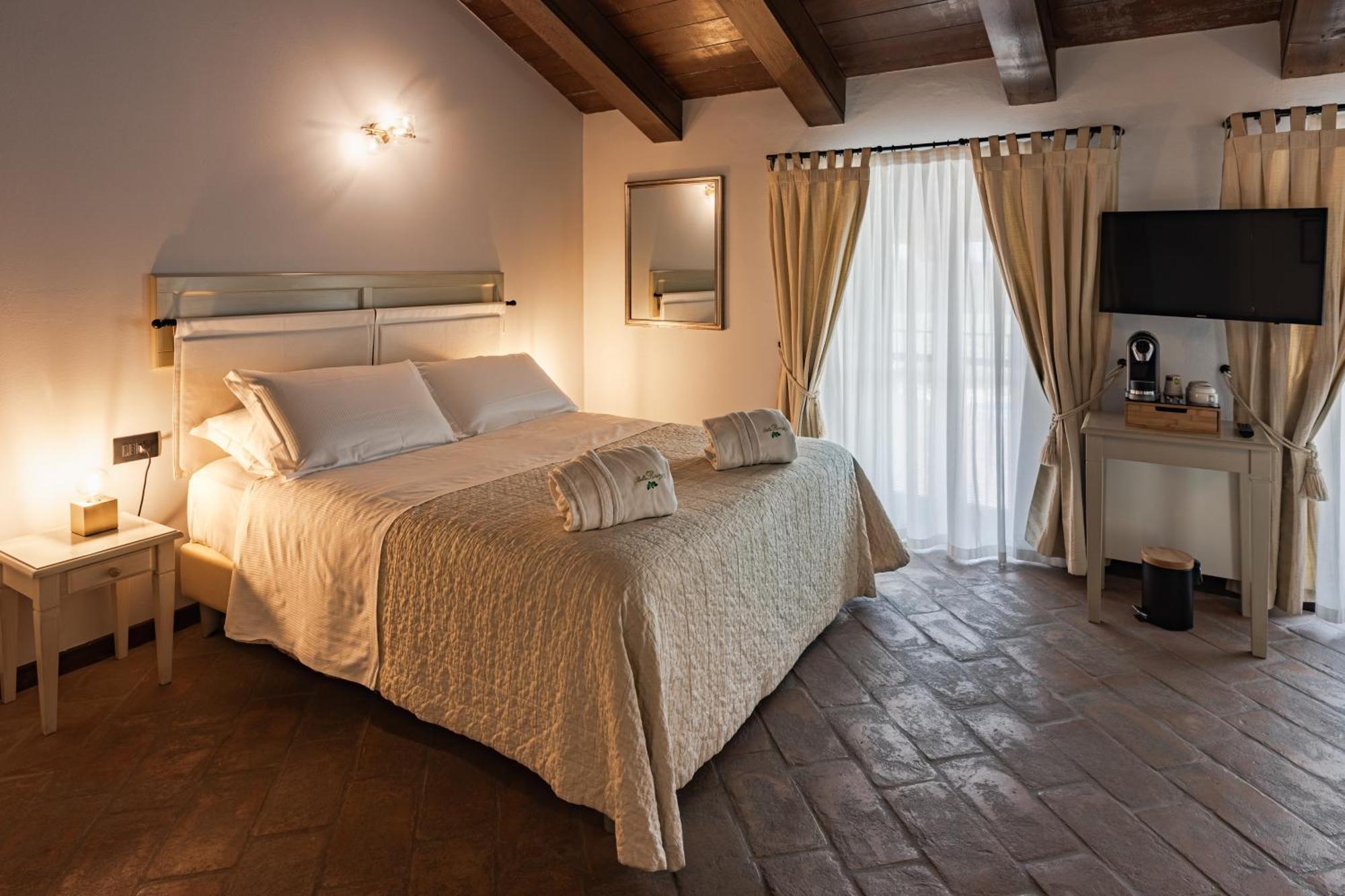 Relais Bella Rosina Pool & Spa La Cassa Buitenkant foto