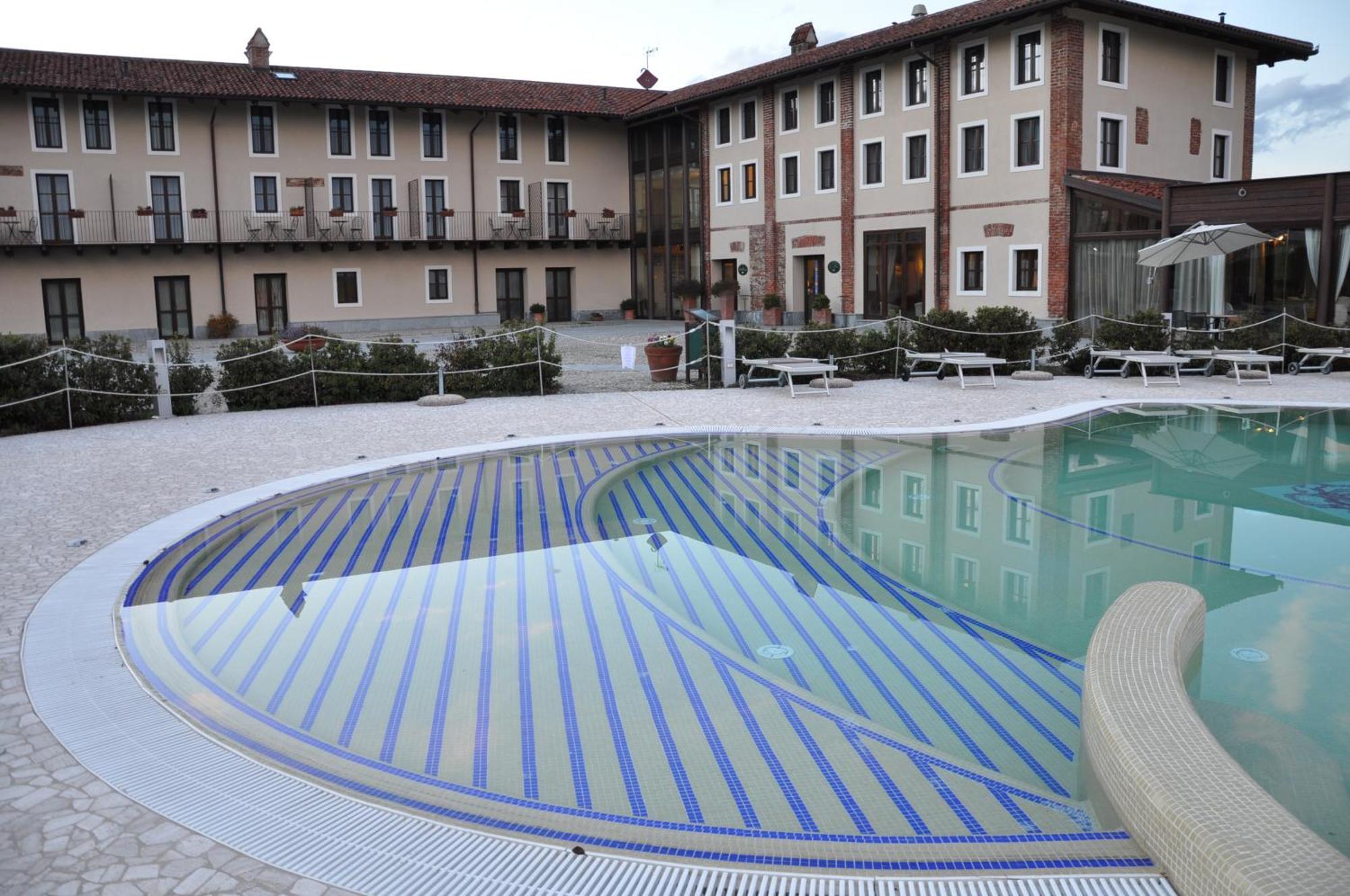 Relais Bella Rosina Pool & Spa La Cassa Buitenkant foto