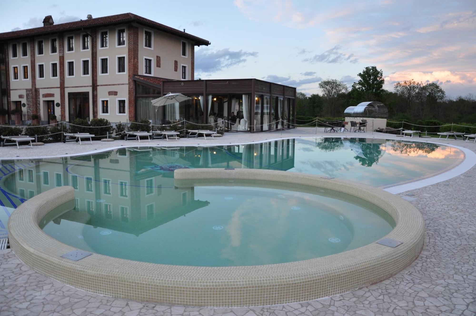 Relais Bella Rosina Pool & Spa La Cassa Buitenkant foto
